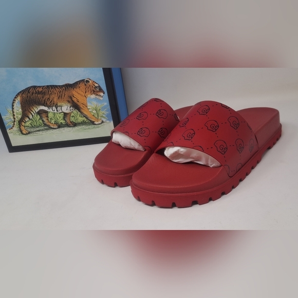 NWT Gucci Women's  Slides Sandals Ghost Hamlet Skull Red Calfskin 429360 6 US - Picture 4 of 14